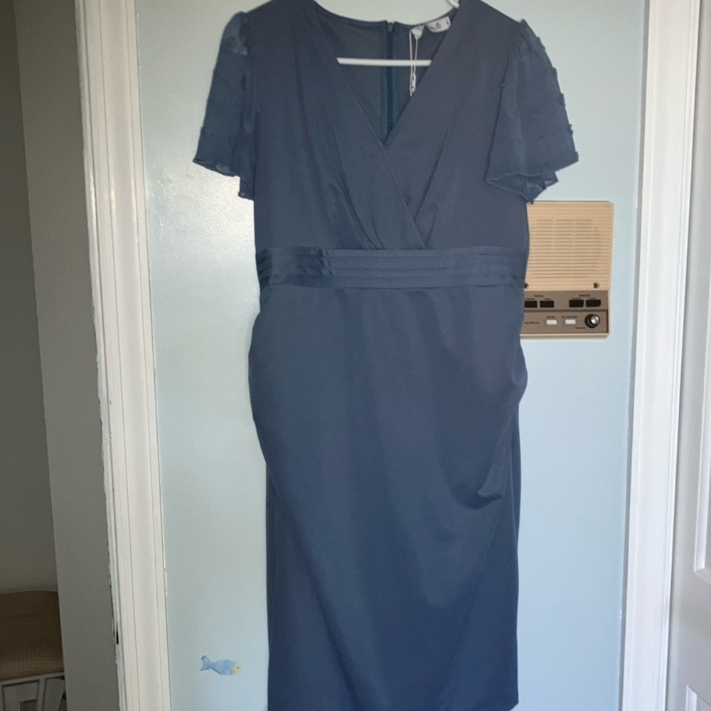 Formal maternity dress